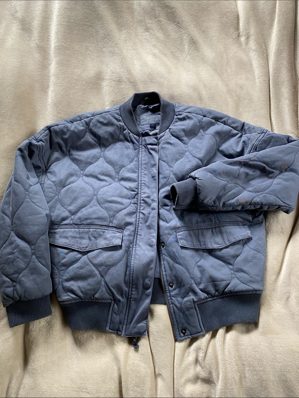 Universal Thread Quilted Oversized Bomber Jacket in Blue, silvery blue size S